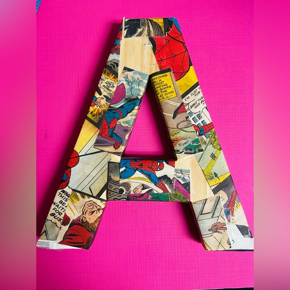 🕷️ Chunky wooden letter Spiderman comics paper Different letters available - Picture 5 of 16